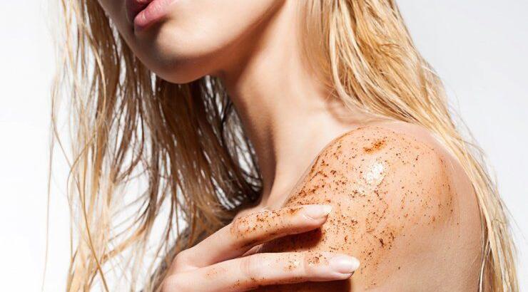 DIY detox body scrub για να επαναφέρεις την ζωντάνια στην επιδερμίδα σου μετά τις διακοπές