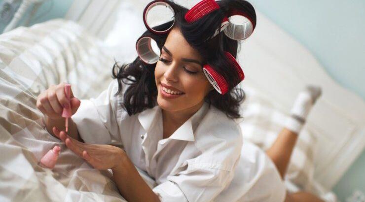 Fall nails: Ανανέωσε το μανικιούρ σου με το πιο κλασικό χρώμα του φθινοπώρου