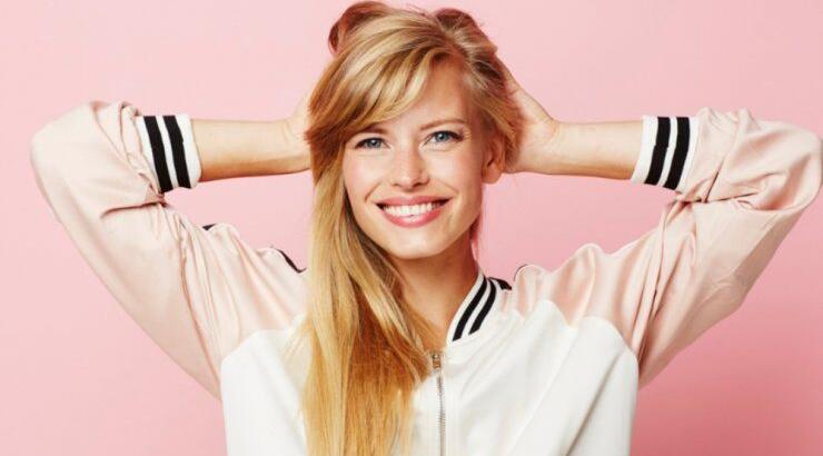 5 συμβουλές που θα σε βοηθήσουν να χρησιμοποιήσεις σωστά το ξηρό σαμπουάν