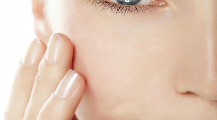 Για άμεση λάμψη και φωτεινότητα στην περιοχή του ματιού...