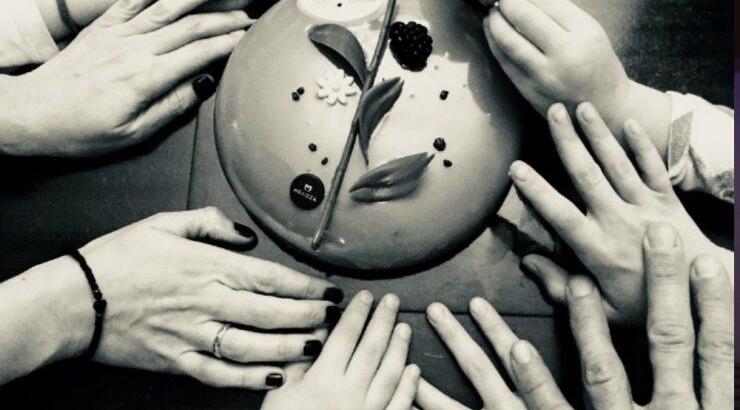 Η υπέροχη φωτογραφία γοητευτικού Έλληνας ηθοποιού με τις τρεις κόρες του!