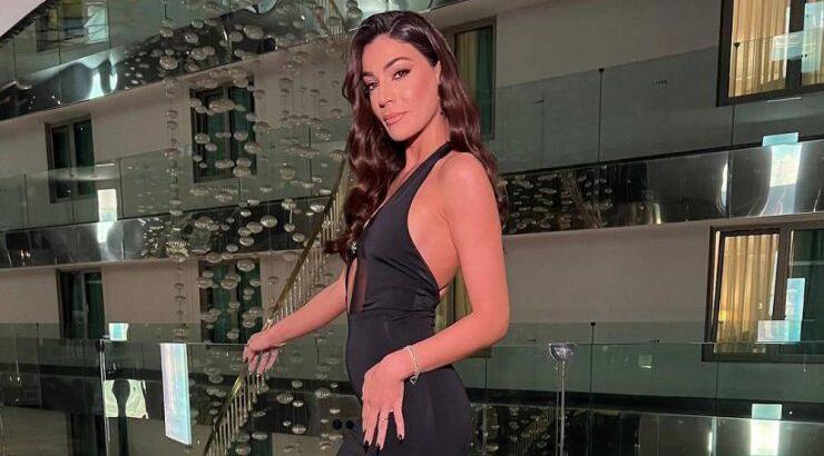 Ήβη Αδάμου: Ακούστε την να τραγουδά στα τουρκικά σε συναυλία της στην Τουρκία [βίντεο]