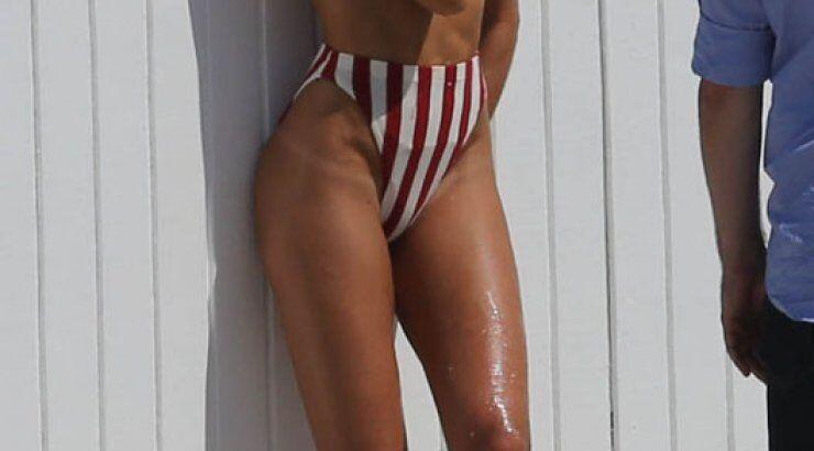 Topless αγγελάκι της Victoria Secret [εικόνες]