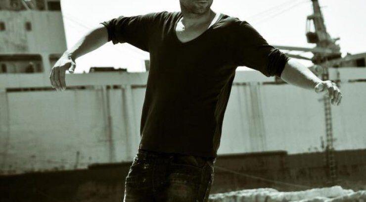 O Jake Athanasiades στο Veramànd Studio