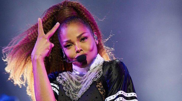 Ζευγάρι της κοσμικής ζωής του νησιού μας πόζαρε μαζί με την Janet Jackson! [εικόνα]