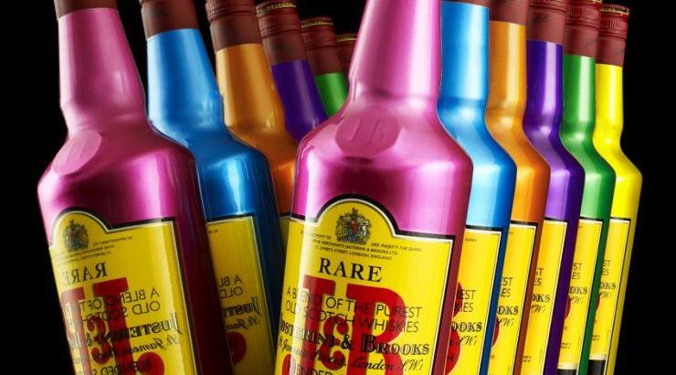 Νέα πρωτοποριακή συλλεκτική συσκευασία από το J&B