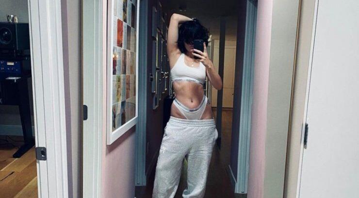 Πασίγνωστη τραγουδίστρια αποκάλυψε πως απέβαλε το μωράκι της καθώς κυοφορούσε [εικόνα]