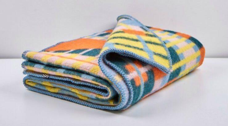 Ελβετικές κουβέρτες εμπνευσμένες από το κίνημα Bauhaus