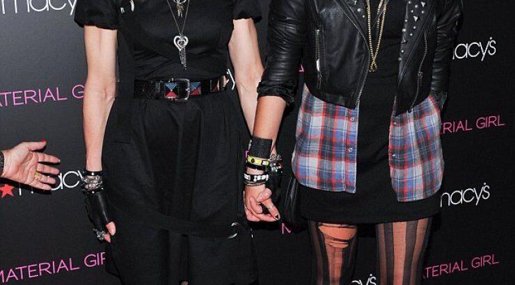 Και όμως! Η κόρη της Madonna μας δείχνει τις αξύριστες μασχάλες της