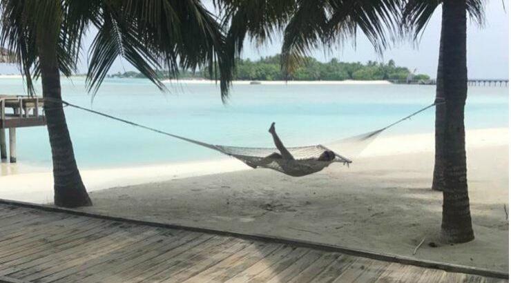 Το μήνυμα επώνυμης Κύπριας που γιόρτασε τα γενέθλια της σε καραντίνα