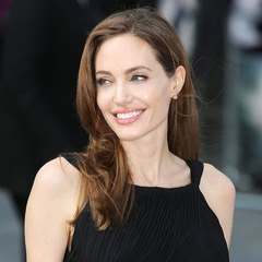 Angelina Jolie: Mιλά σπάνια για τα έξι παιδιά της και αποκαλύπτει τη φιλοσοφία της ως μητέρα