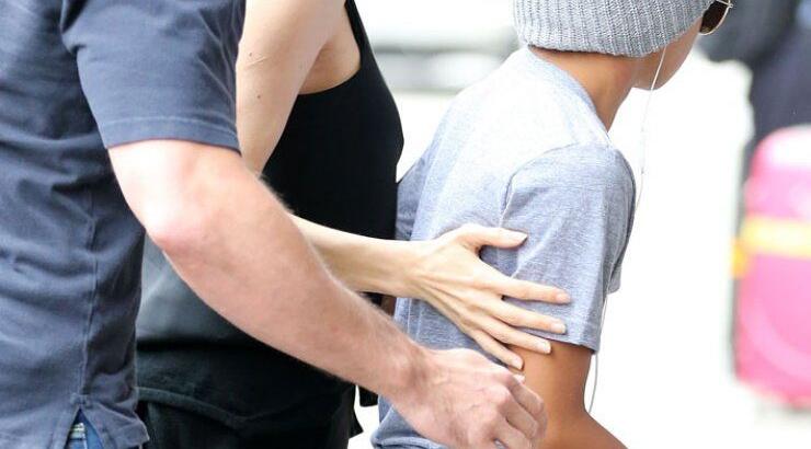 Στην Χαβαη συνοδευόμενη από τους δύο γιους της