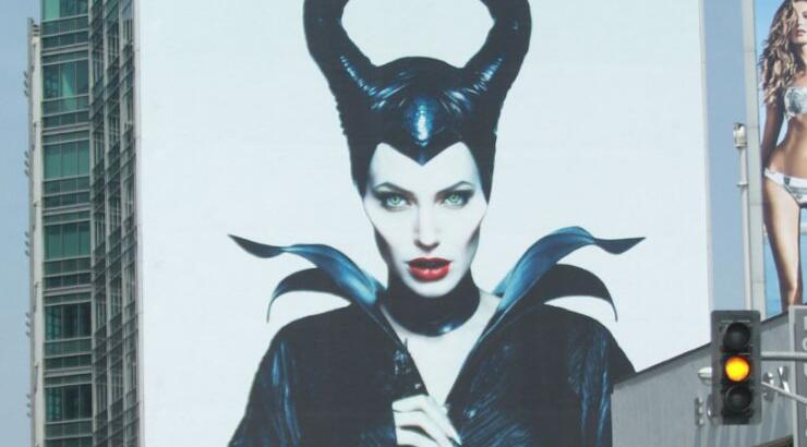 Η Angelina Jolie έγινε μάγισσα [εικόνες]