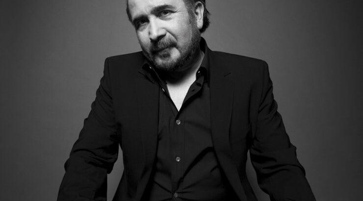 Δύσκολες ώρες για τον Λάκη Λαζόπουλο!