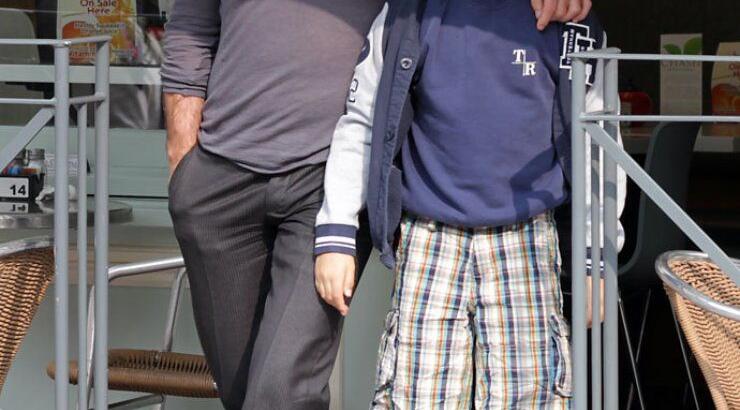 Μπαμπάς για φίλημα! Ποιος είναι; 