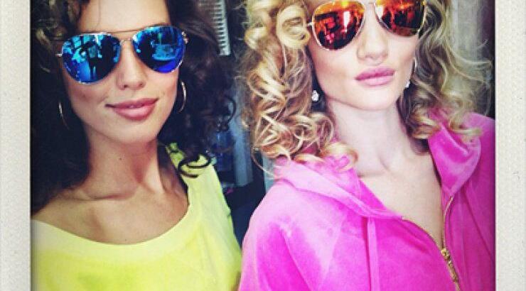 Οι Rosie Huntington-Whiteley και Emily DiDonato είναι τα νέα πρόσωπα της Juicy Couture