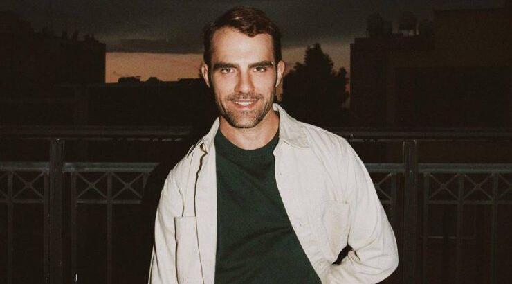 Τζούλιο Φιλίππο Ντ’ Ερρίκο: Το bullying που δέχθηκε όταν κυκλοφόρησε φωτογραφία να φιλιέται με αγόρι