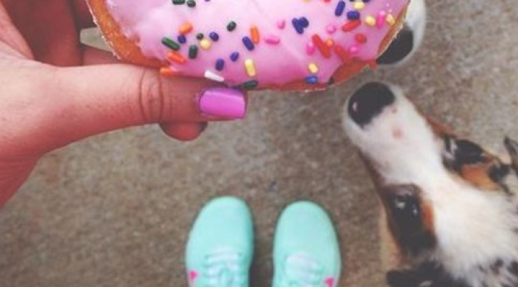 5 σημάδια που δείχνουν πως είσαι εθισμένη στο junk food