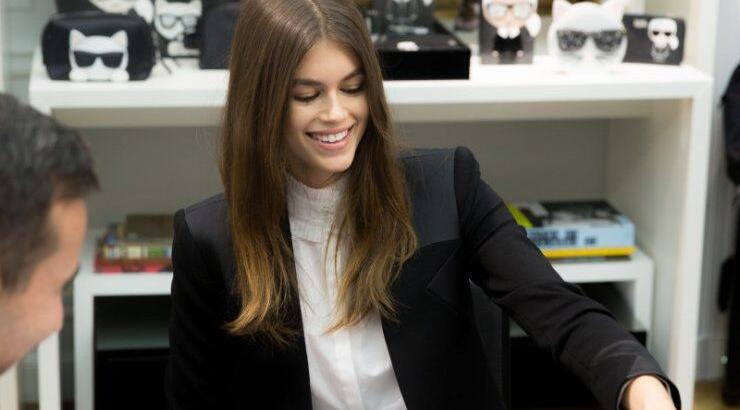 Ο Karl Lagerfeld ετοιμάζει καινούργια συλλογή με την κόρη της Cindy Crawford