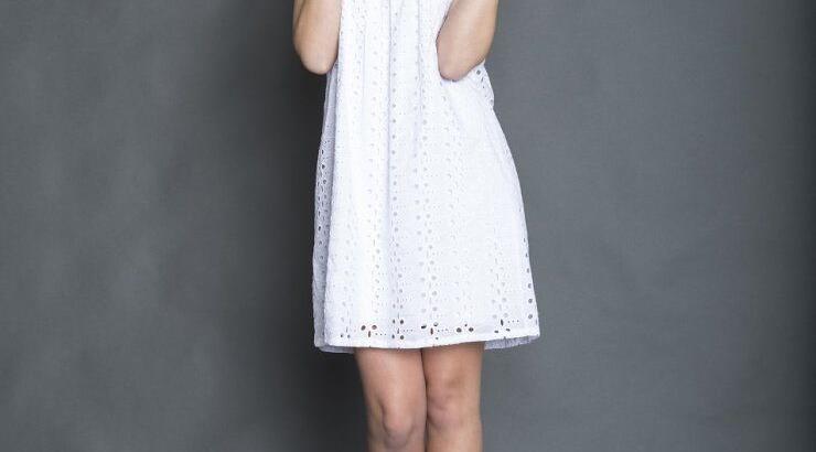 Ολόλευκα ρούχα με τον πιο φθηνό και φυσικό τρόπο