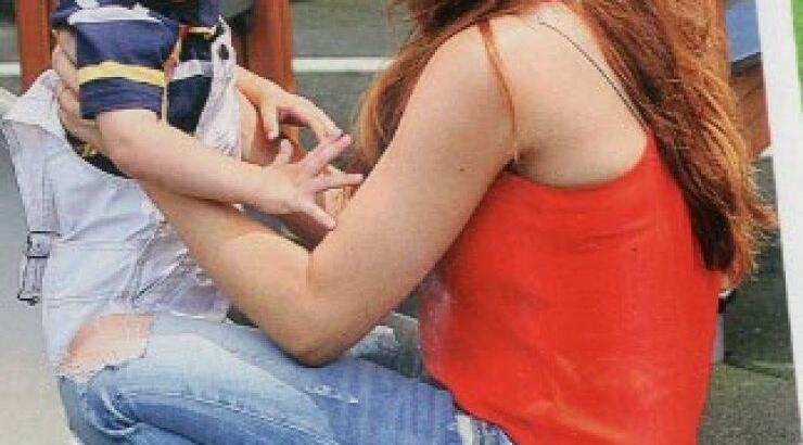 Καλομοίρα: Η πρώτη έξοδος στο πάρκο με τα δίδυμα μετά την περιπέτεια υγείας του γιου της [εικόνες]