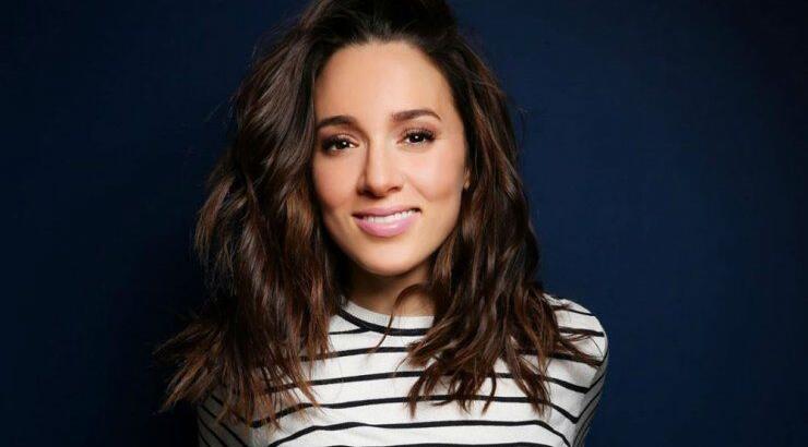 Καλομοίρα: Μας έδειξε την γκαρνταρόμπα της και μας άφησε άφωνους [βίντεο]