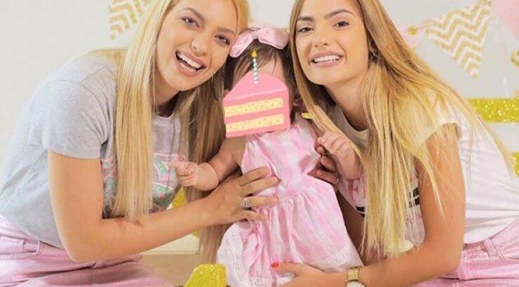 Η μικρή Αργυρώ έγινε ενός! Δείτε το εντυπωσιακό πάρτι που της ετοίμασε η Άντρη Καραντώνη!