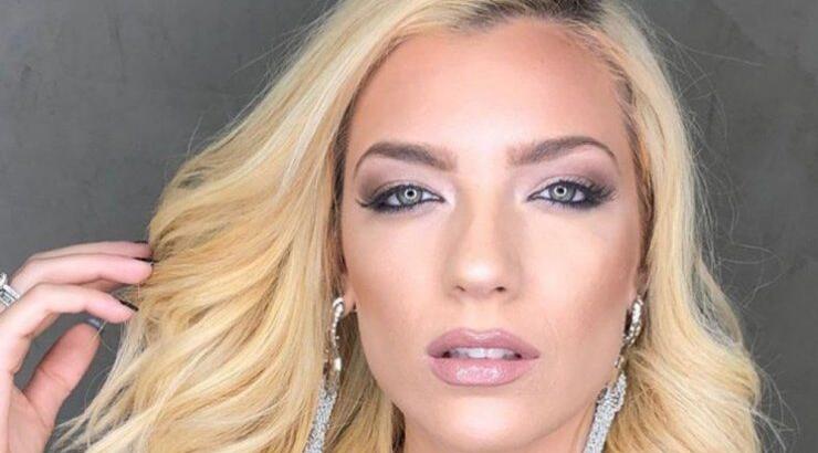 Άντρη Καραντώνη: Μετράει το στήθος και μας το δείχνει στο instagram 