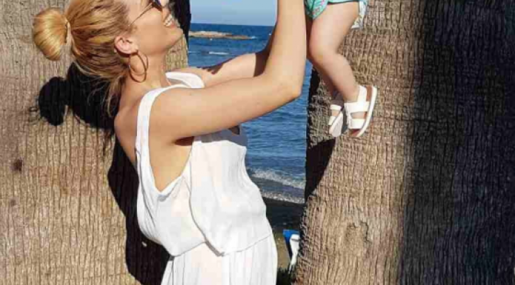 Άντρη Καραντώνη: Μας αποκαλύπτει λεπτομέρεια από τη βάπτιση της μικρής Αργυρώς!