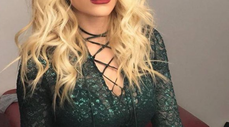 Η Άντρη Καραντώνη με φουσκωμένη κοιλίτσα!