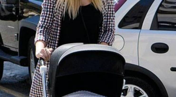 Άντρη Καραντώνη: Οι φωτογραφίες με την κορούλα της που "έλιωσαν" το instagram το 2016!