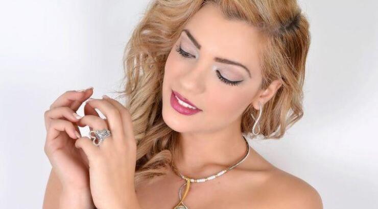 Καραντώνη: H νέα μούσα του Χουλιάρα μετά την Αριστοτέλους