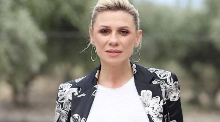 Μας συγκίνησε με το πρώτο της post μετά τον θάνατο της μητέρας της η Κατερίνα Καραβάτου [εικόνα]