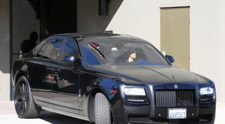 Η Kim Kardashian με νέο αυτοκίνητο [εικόνες]