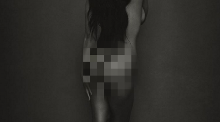 Ποια επώνυμη ποζάρει γυμνή λίγους μήνες μετά τη γέννηση του γιου της!