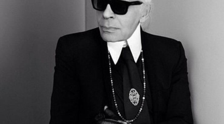 O Karl Lagerfeld "αναλαμβάνει" τη Barbie