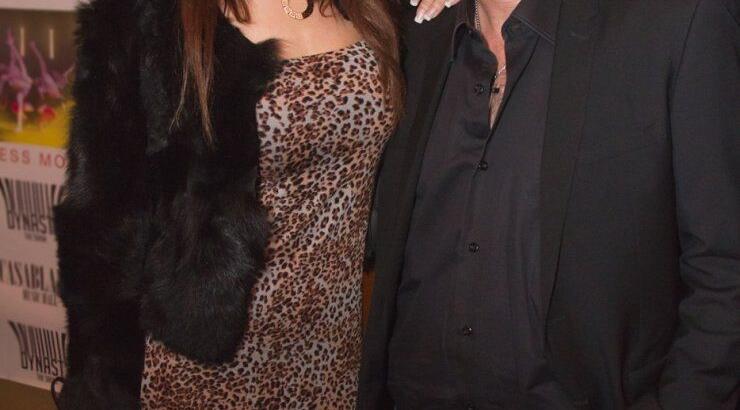 Νικολέττα Καρρά: Οι paparazzi φωτογραφίες στα περιοδικά και η απόσταση από τον σύζυγό της