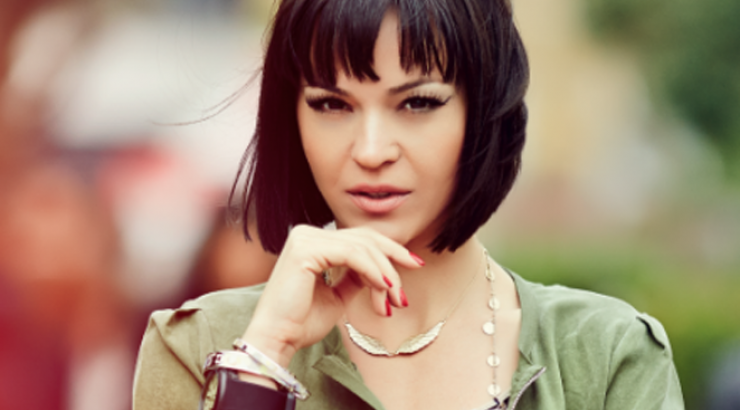 Δείτε τη Νικολέτα Καρρά να ποζάρει χωρίς μακιγιάζ δίπλα στον σύζυγό της Πιττατζή