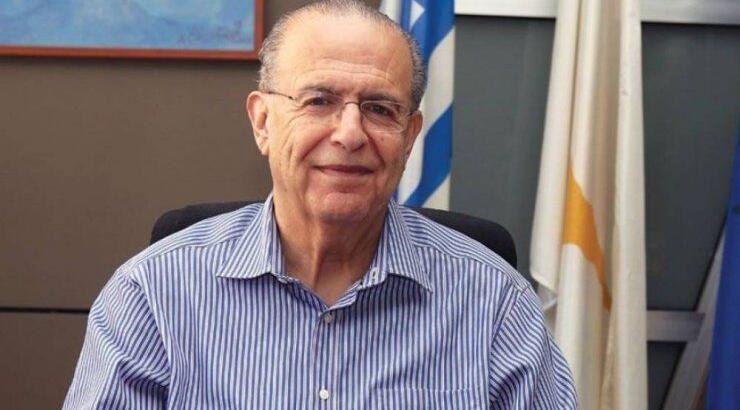 Ιωάννης Κασουλίδης: Το τρυφερό στιγμιότυπο με τις δύο εγγονές του στην κουζίνα [εικόνα]