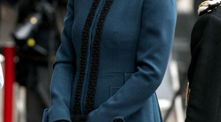 Η Κate Middleton επιδεικνύει την κοιλίτσα της 