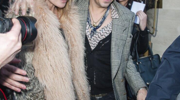 Kate Moss: Ο έρωτάς της καλά κρατεί [φωτογραφίες]