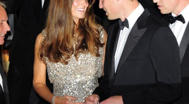 Kate & William: Το νέο τους αμάξι πιάνει internet, κάνει μασάζ και παγώνει τη σαμπάνια! [εικόνες]