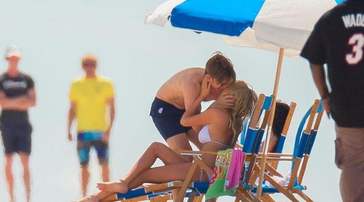 Kate Upton: Sexy στο μικροσκοπικό της bikini!