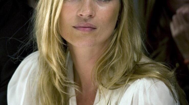 Η Kate Moss στην Πάτμο: Οι τρυφερές στιγμές με το νέο της σύντροφο, ένα μήνα μετά το χωρισμό της