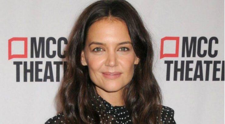 H Katie Holmes μας θύμισε πόσο chic είναι αυτός ο απλός συνδυασμός