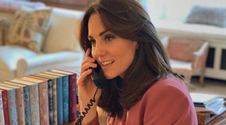 H Kate Middleton δουλεύει από το σπίτι με ένα κομψό Marks&Spencer κουστούμι