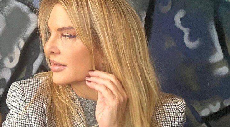 Κάτια Θεοδότου: Ποζάρει στο ασανσέρ με έξι από τις πιο γνωστές Κύπριες socialite 