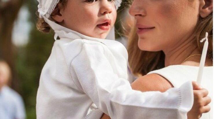 Η Κάτια Ζυγούλη πόσταρε τη μικρή Αριάδνη να χορεύει στην παραλία και "έριξε" το instagram!