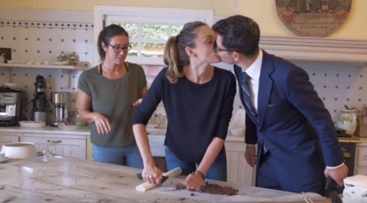 Σάκης Ρουβάς - Κάτια Ζυγούλη: Τα τρυφερά τους στιγμιότυπα στην κουζίνα του σπιτιού τους