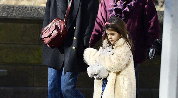 Katie Holmes & Suri Cruise: Με ατημέλητο look σε μουσείο της Νέας Υόρκης